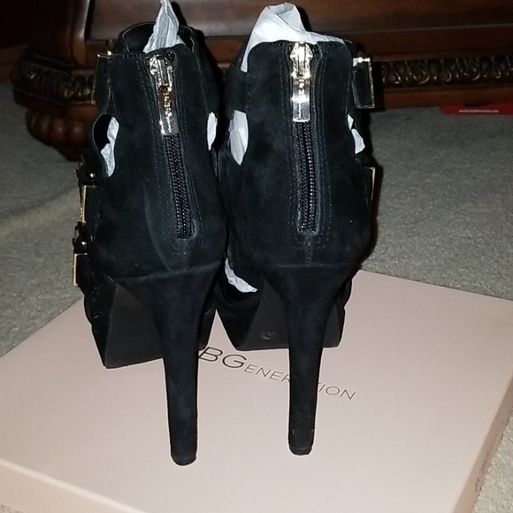 Booties - Picture 3 of 4